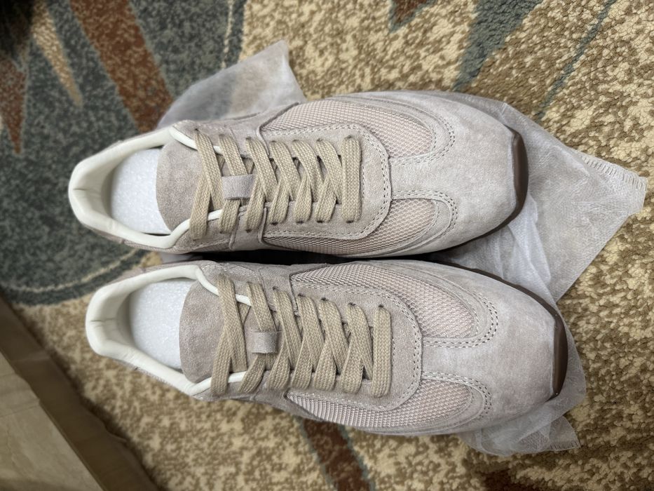 Кроссовки новые