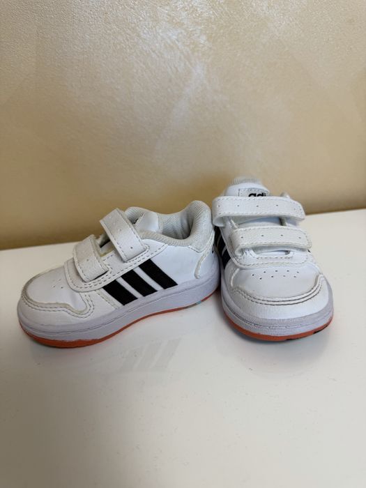Adidași adidas mărimea 19