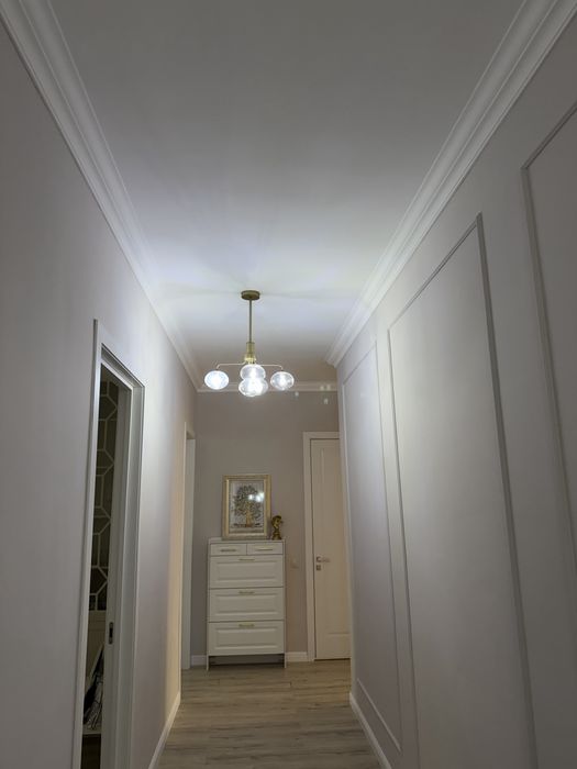 Продам люстры новые