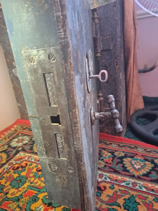 Сейф сотилади холати яхши