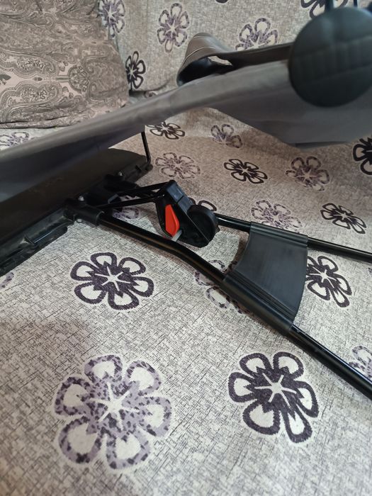 Продам шезлонг детский