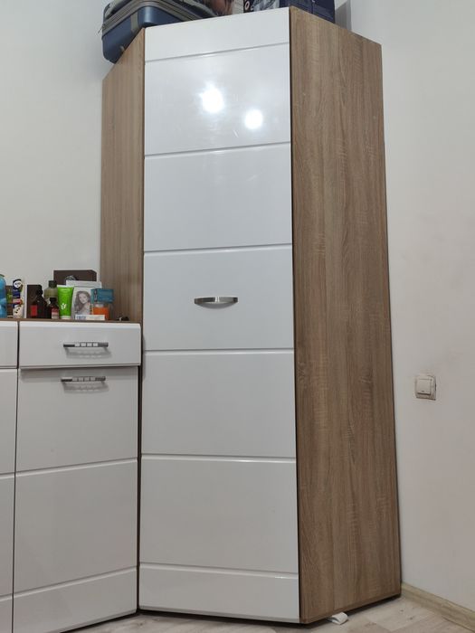 Продам угловой шкаф