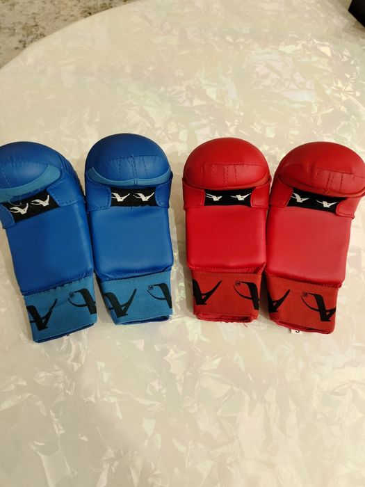Перчатки для каратэ детские