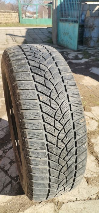 Джанти с нови зимни гуми 23Джанти с нови зимни гуми 235/60/16ц за тран