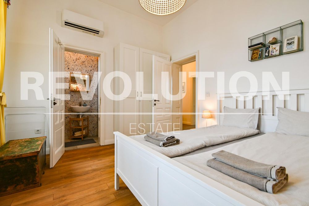 Дава се под наем Тристаен апартамент в София, Център - 90 кв.м за 1250 € - Снимка #7