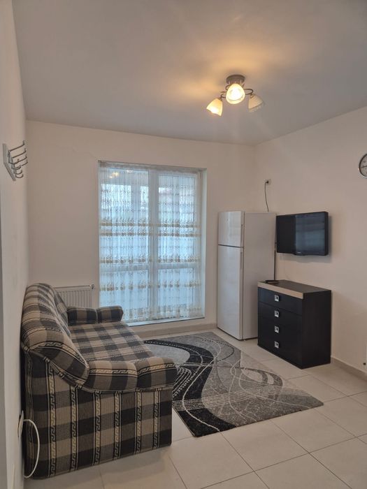 Inchiriez apartament