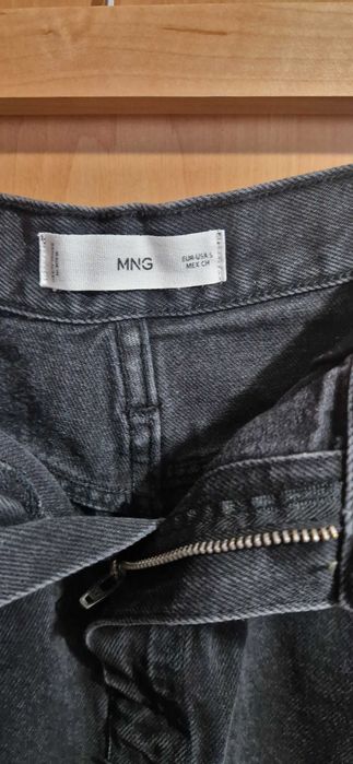 Fusta blugi, neagra, stare foarte buna