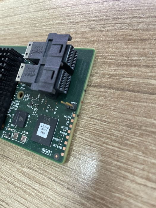 RAID-контроллер LSI SATA+SAS 12 Гбит/с