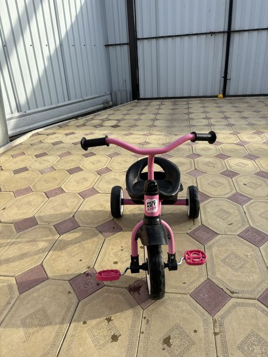 Детский велосипед (трёхколёсный)