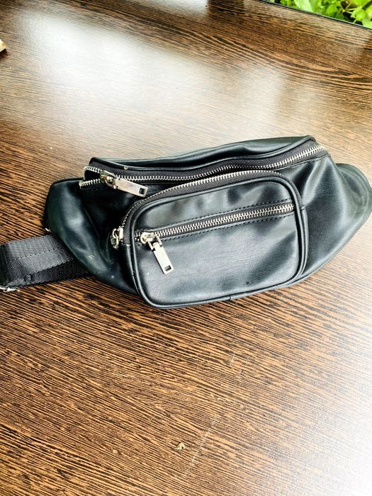 Borseta Mango Neagră tip Crossbody-Waist Bag, Stare foarte buna