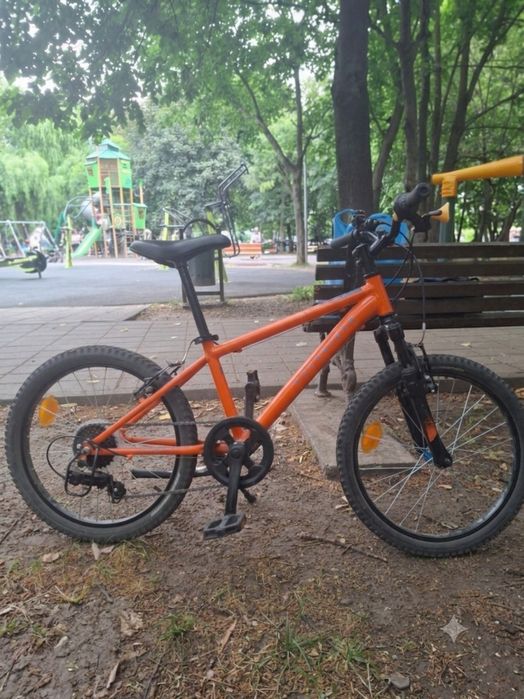 Bicicletă copii/băieți Rockrider (Decathlon) – Portocalie, roti pe 20 inch, 6viteze