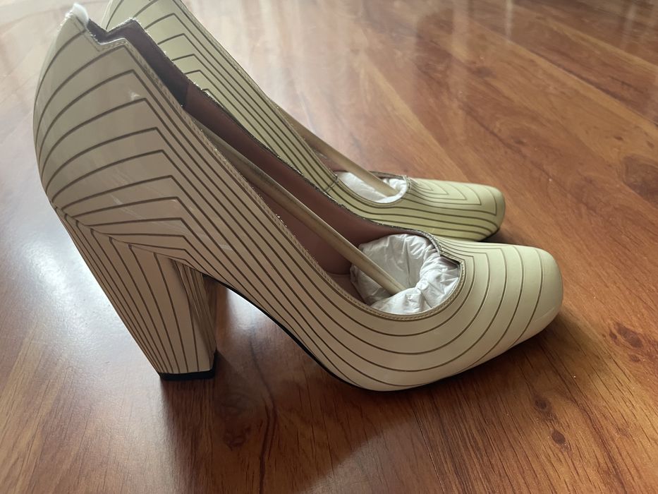 Туфли на высоком каблуке