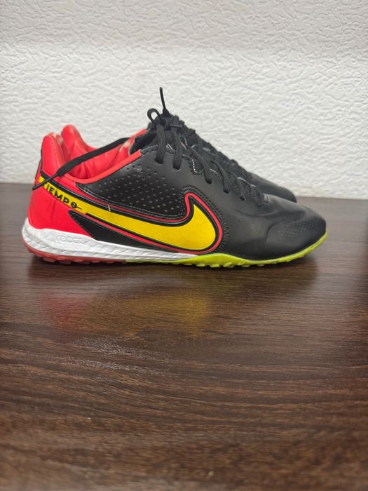 Nike Tempo Сороконожка размер 39