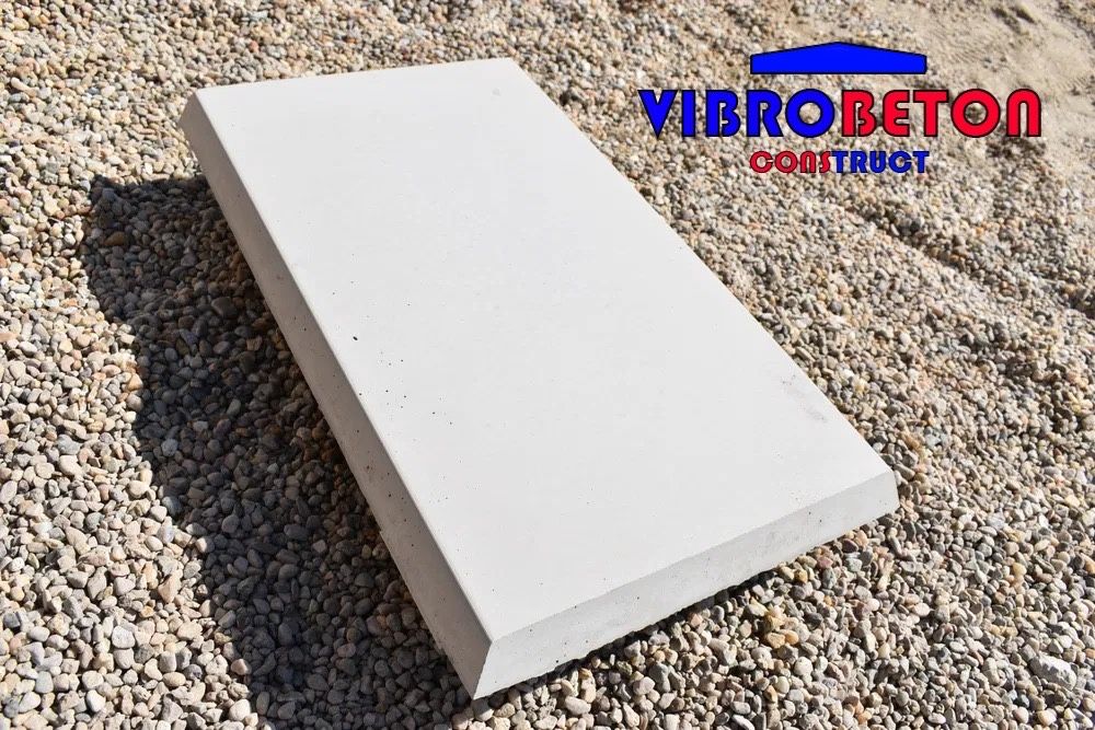 Capace de gard din beton cu picurator