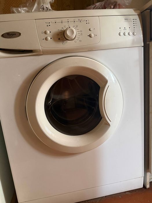 СРОЧНО Продаётся стиральная машина фирмы Whirlpool !