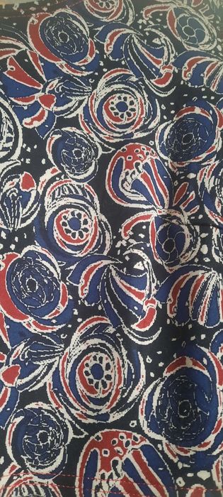 Стрейчевое платье с принтом