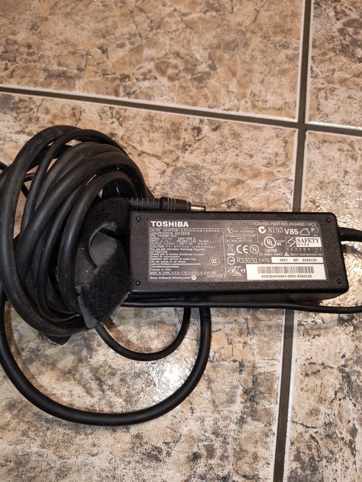 Зарядно за лаптоп