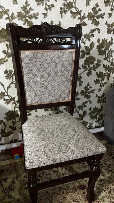 Продам стул и стуличики 100к