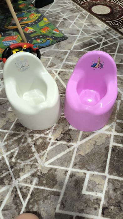 Продам два отличных горшка