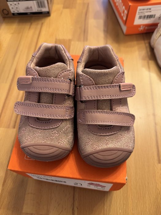 Обувки biomehanica и adidas