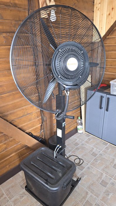 Vînd ventilator Vortex cu pulverizare apă folosit de două ori, este ca Nou.