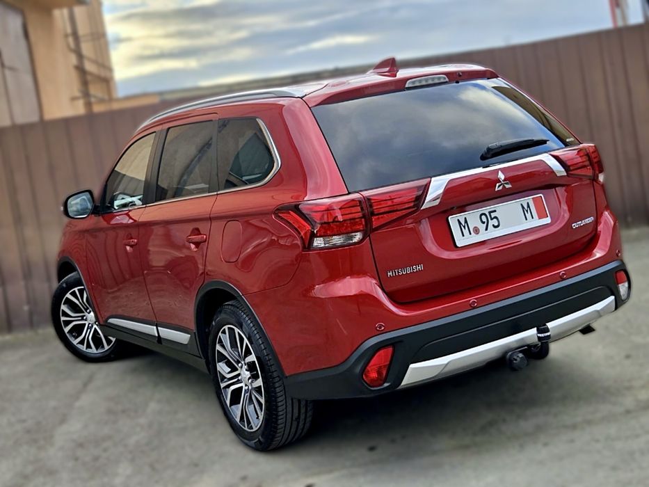 Mitsubishi Outlander~7 Locuri~4x4~Automat~Instyle~Full Extra~Visiniu Metalizat