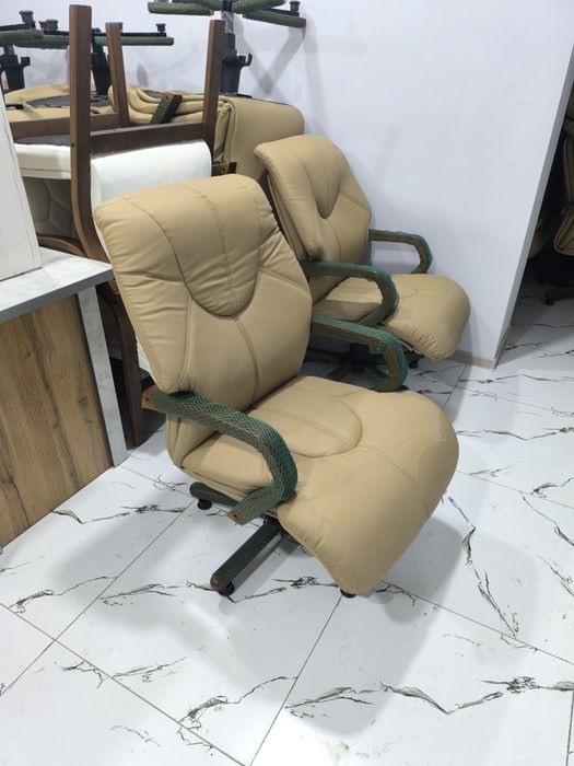 Офисные кресла  оптом