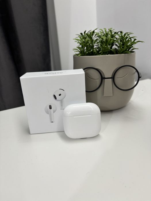 Apple AirPods 4.