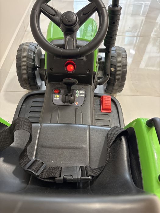 Детски трактор с ремарке!