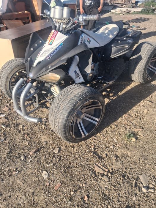 Vând ateveu motor 250cc