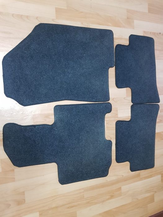 Коврики в салон авто