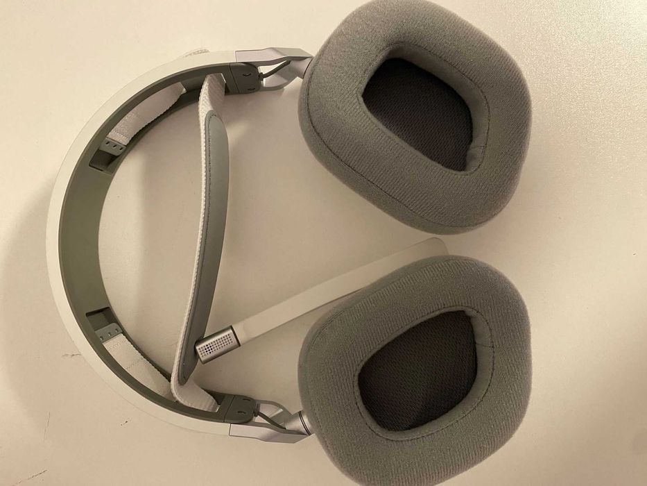 Casti gaming wireless Corsair HS80, iluminare RGB, Alb