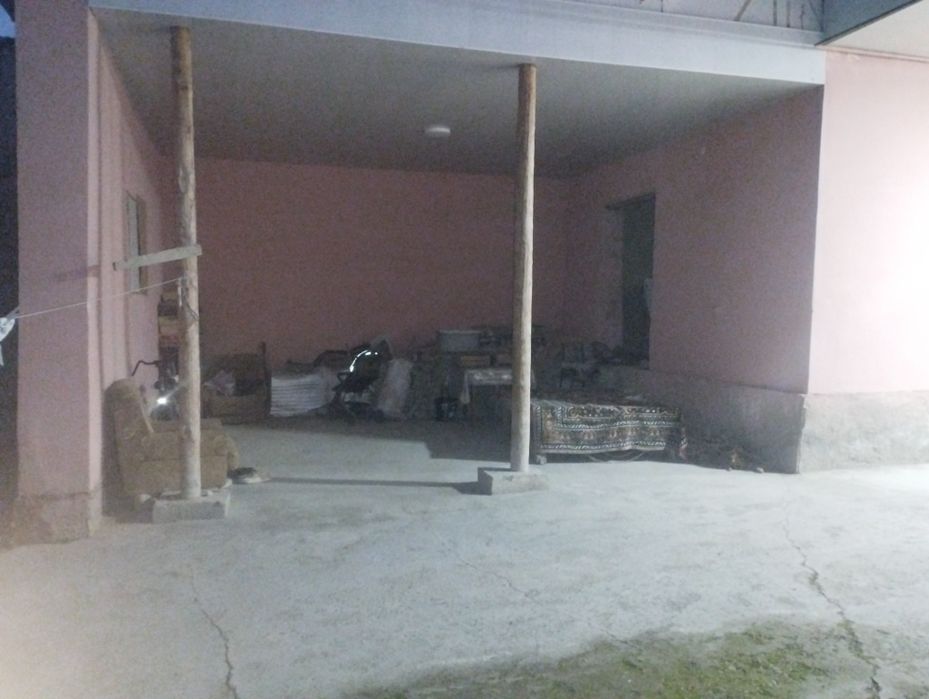 Hovli sotiladi bitgan yashasa buladi tayyor