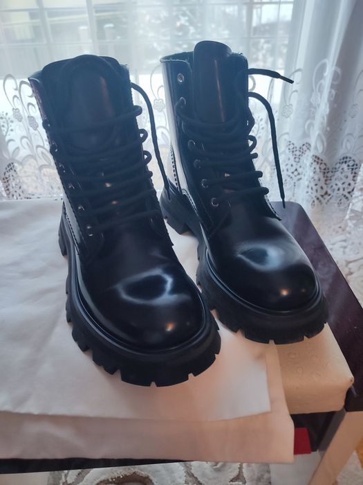 Ghete Alexander McQueen damă 37,5