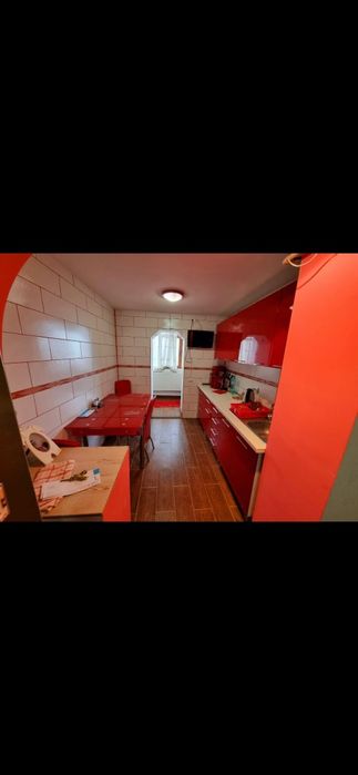 Inchiriez apartament