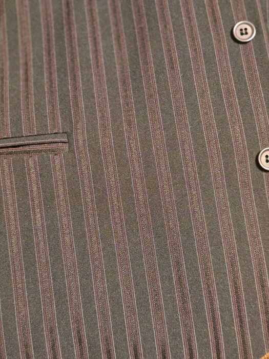 Vând costum bărbați, negru cu dungi, 3 piese, mărimea 56, 450 lei