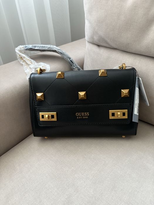 Лимитиран модел чанта Guess