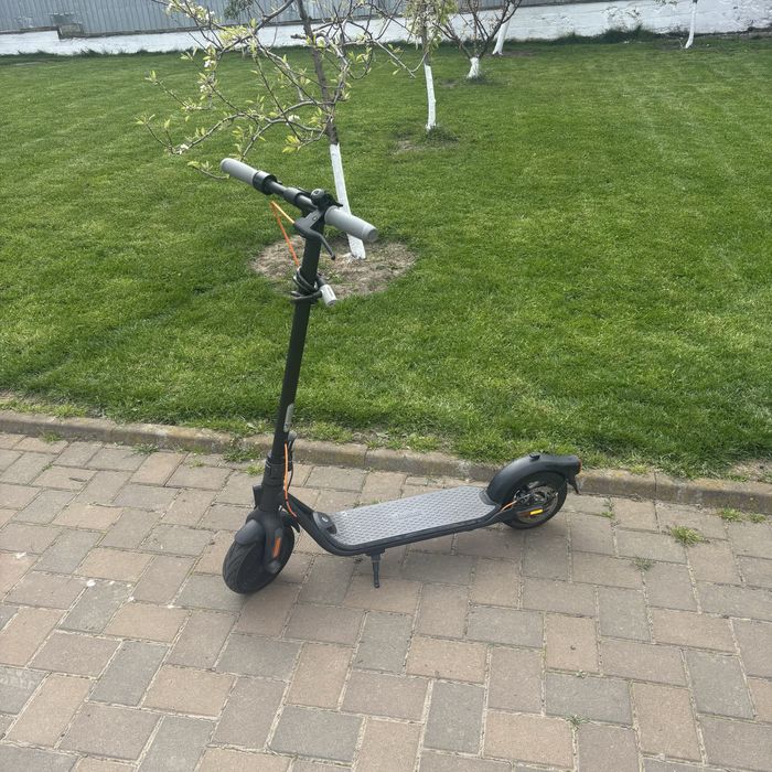 Trotineta Electrica NINEBOT SEGWAY F30E