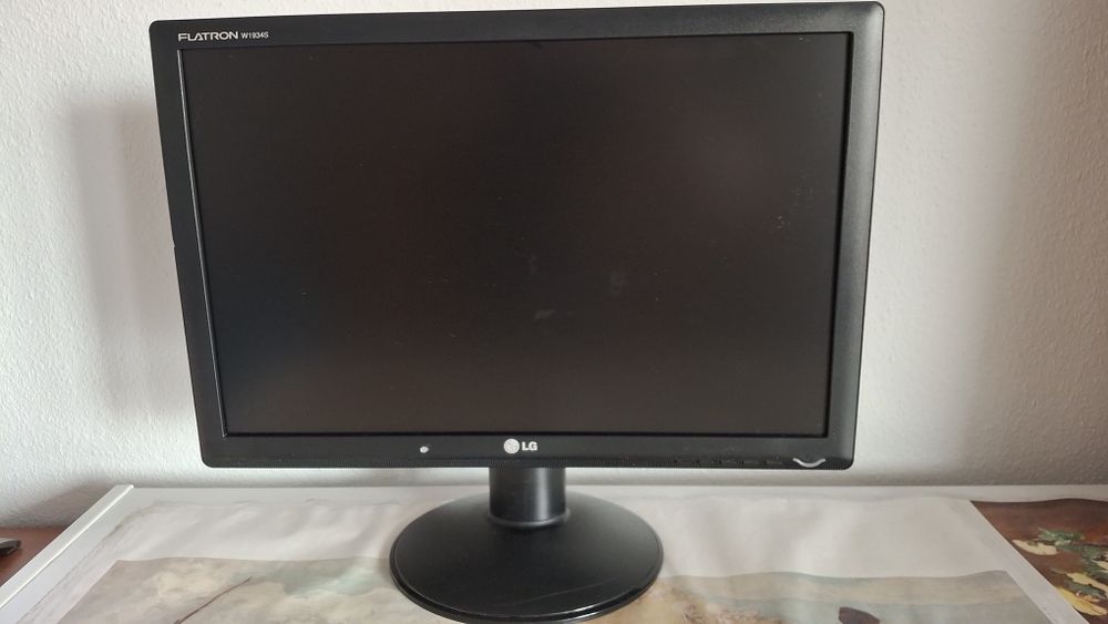 Monitor LCD LG W1934S-BN, 19"