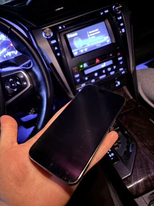 айфон 15 256гб черного цвета