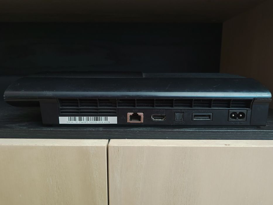 Плейстейшън 3 слим с игри