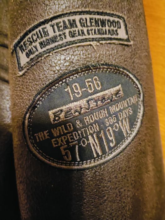 Geacă maro imitație piele,cu căptușeală XL.