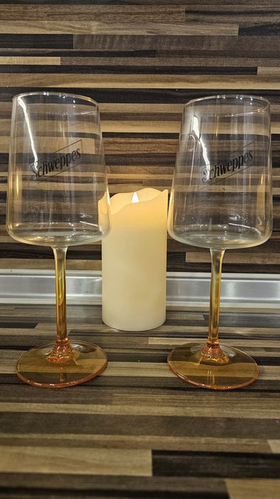 Винени чаши -2броя нови