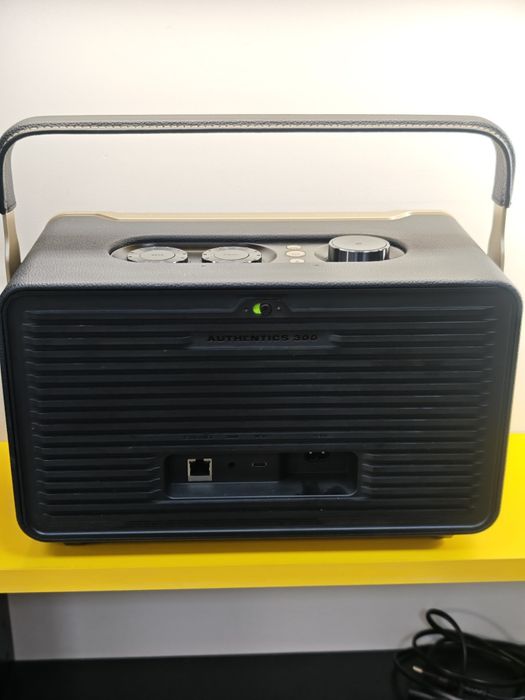 Boxa Portabila Jbl autentich 300