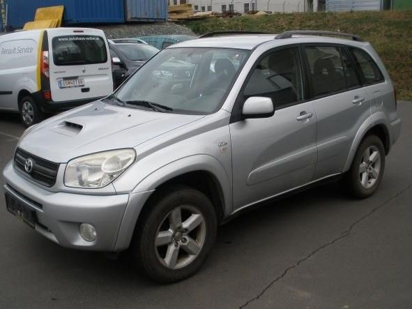 2 броя тойота рав-4 2.0 д4д 116кс. 2004г. на части ,TOYOTA RAV 4