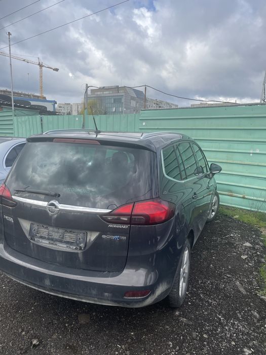 Опел зафира Ц турер 2012 г / opel zafira C Tourer 1.6 turbo  на части