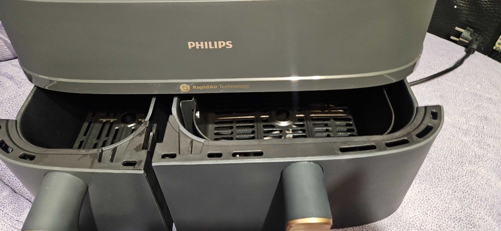 Продавам еър фрайър Philips 3000