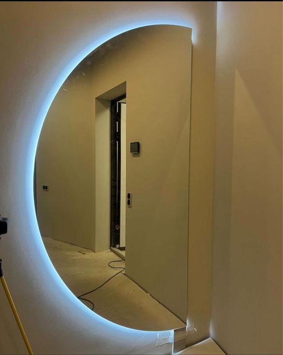 Зеркало айна с подставко.