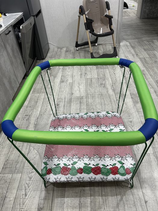 Продам манеж в хорошем состоянии детсад самовывоз