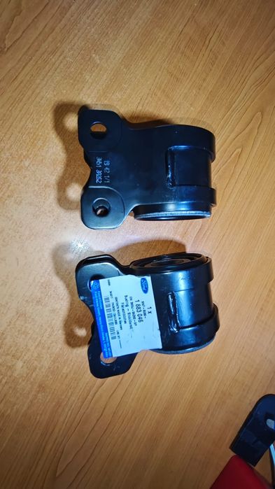 Bucșe brat suspensie roata fata FORD